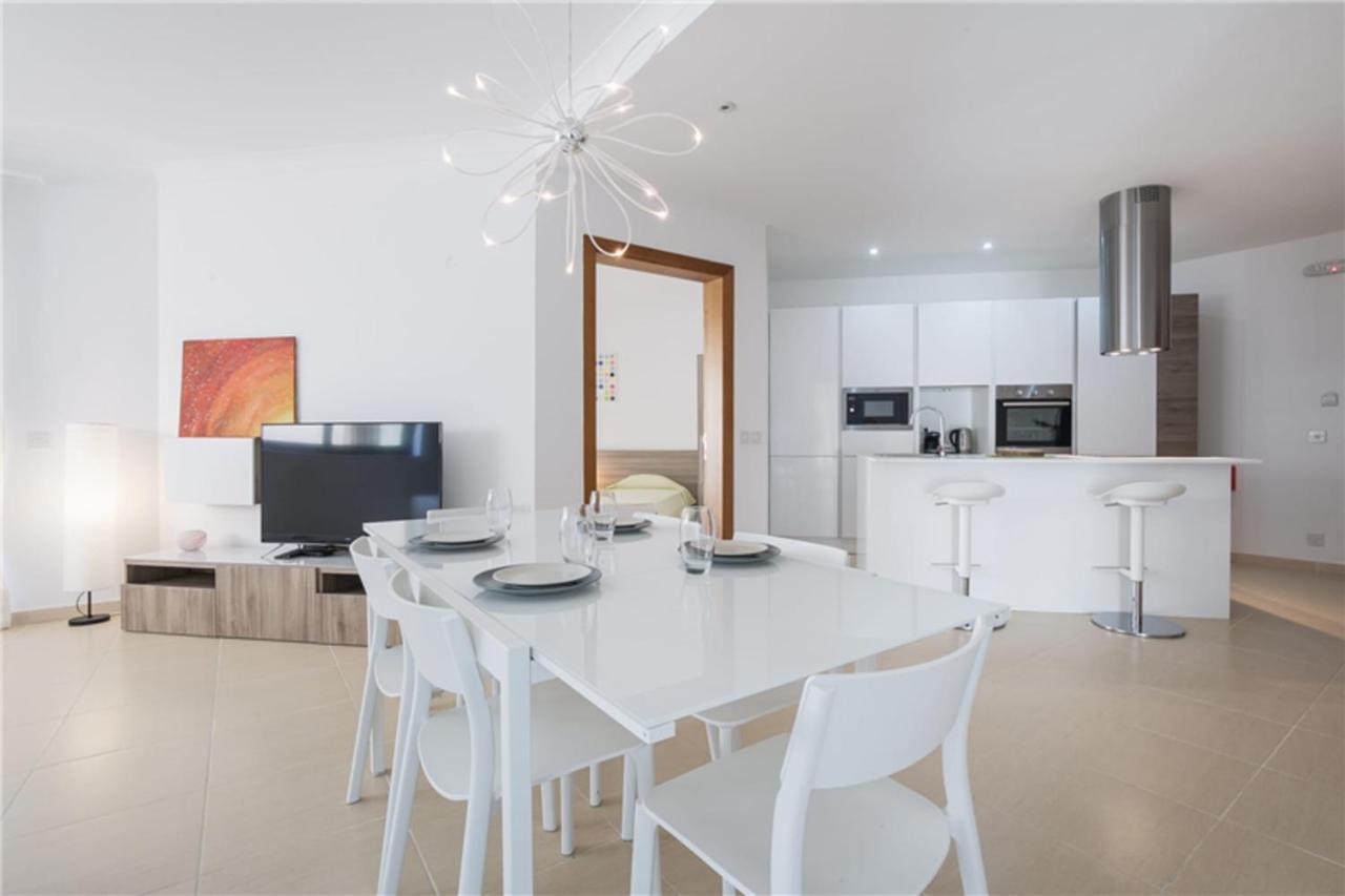 מליאהה Lux Seaview & Pool-Hosted By Sweetstay מראה חיצוני תמונה