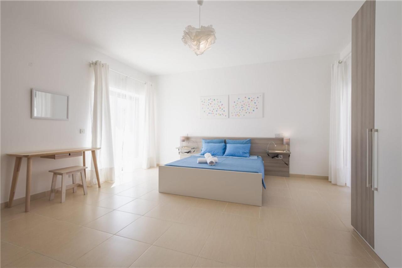 מליאהה Lux Seaview & Pool-Hosted By Sweetstay מראה חיצוני תמונה